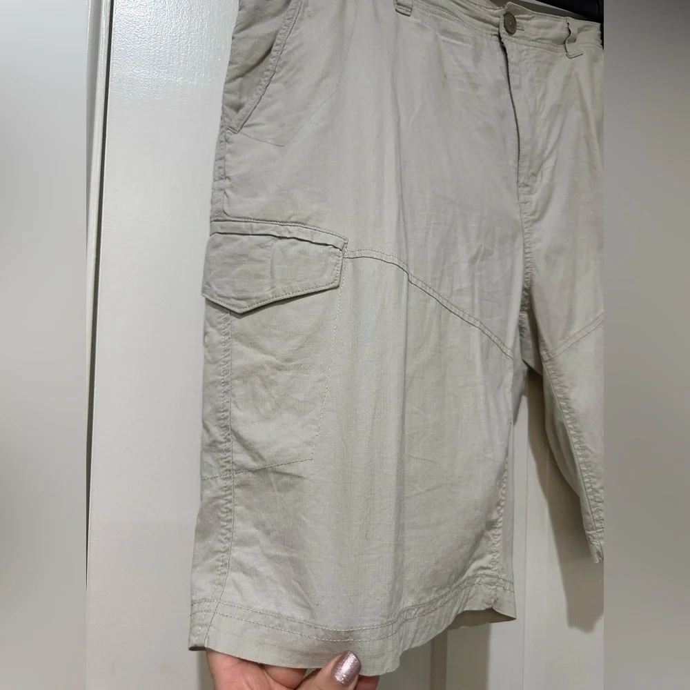 Calvin Klein khaki light beige cargo shorts - Picture 8 of 9